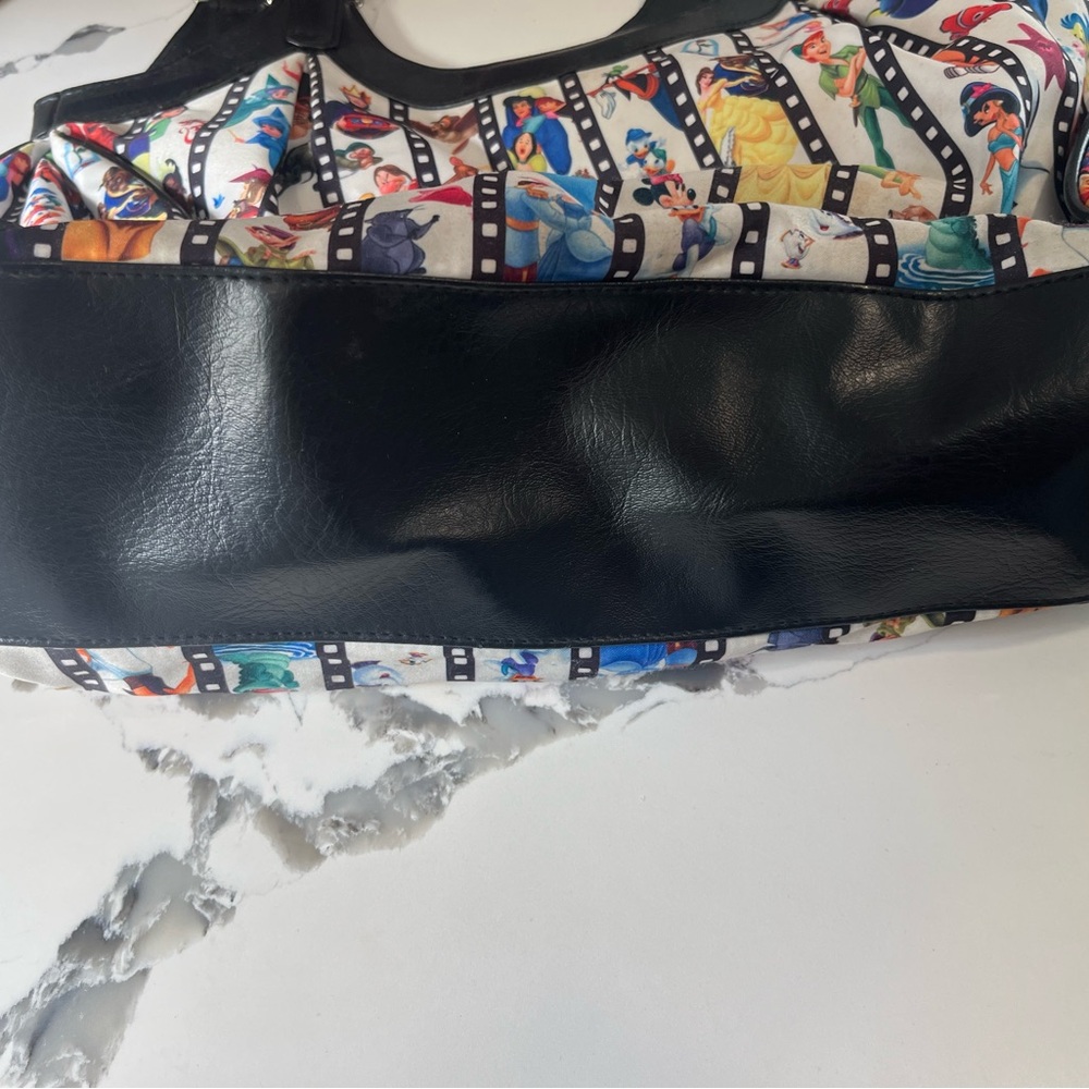 Dream, wish, believe Disney shoulder bag. - Picture 3 of 5